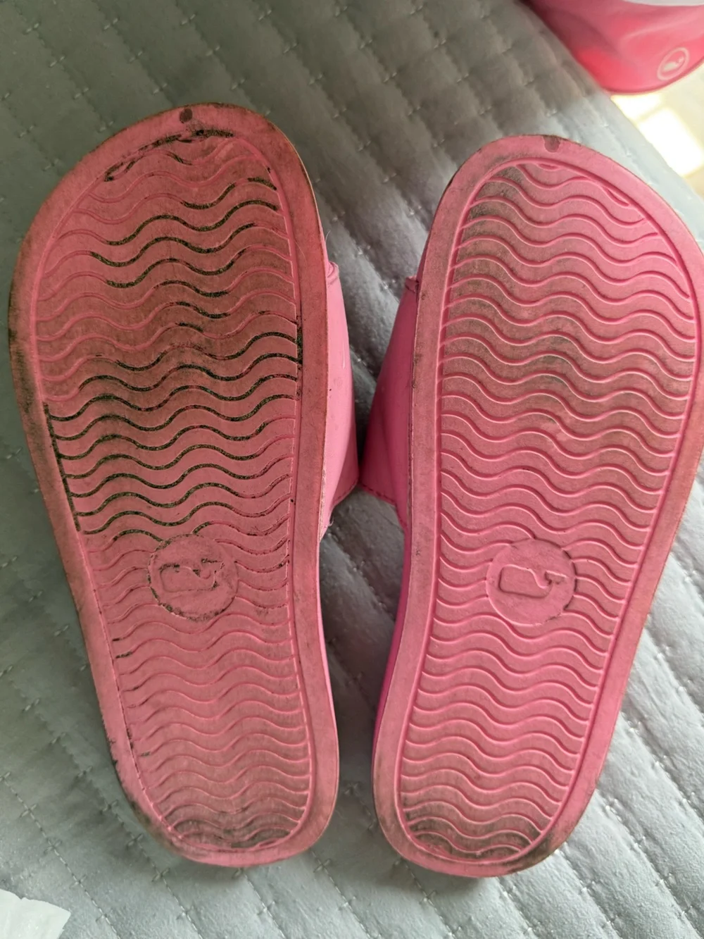 Vineyard Vines Pink Slide Sandals with White Whale Logo - Kids